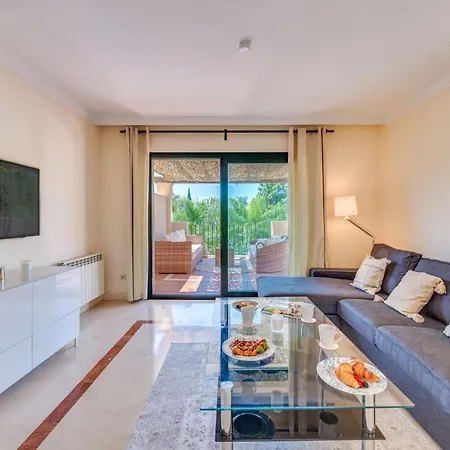 Modern And Spacious 2 Bdrm Penthouse - 3 Pools And Sea Views Apartment *