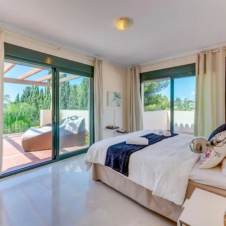 Apartment Modern And Spacious 2 Bdrm Penthouse - 3 Pools And Sea Views *